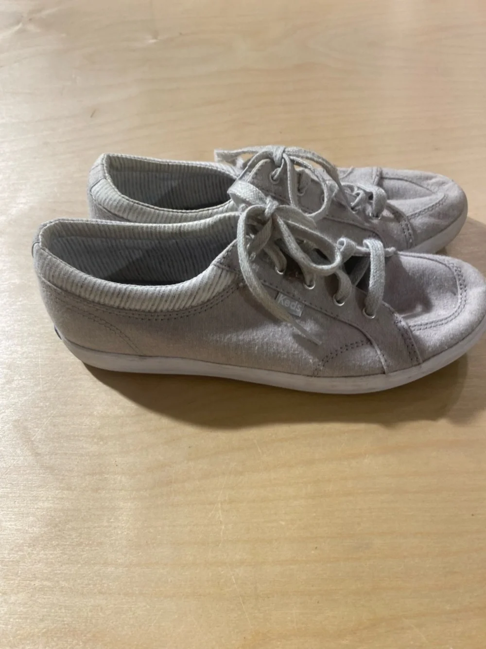 Keds Women’s Sneakers in Light Gray 7.5 (QX)
